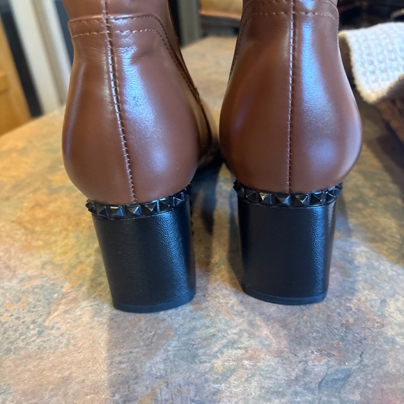 Boots - Picture 2 of 6